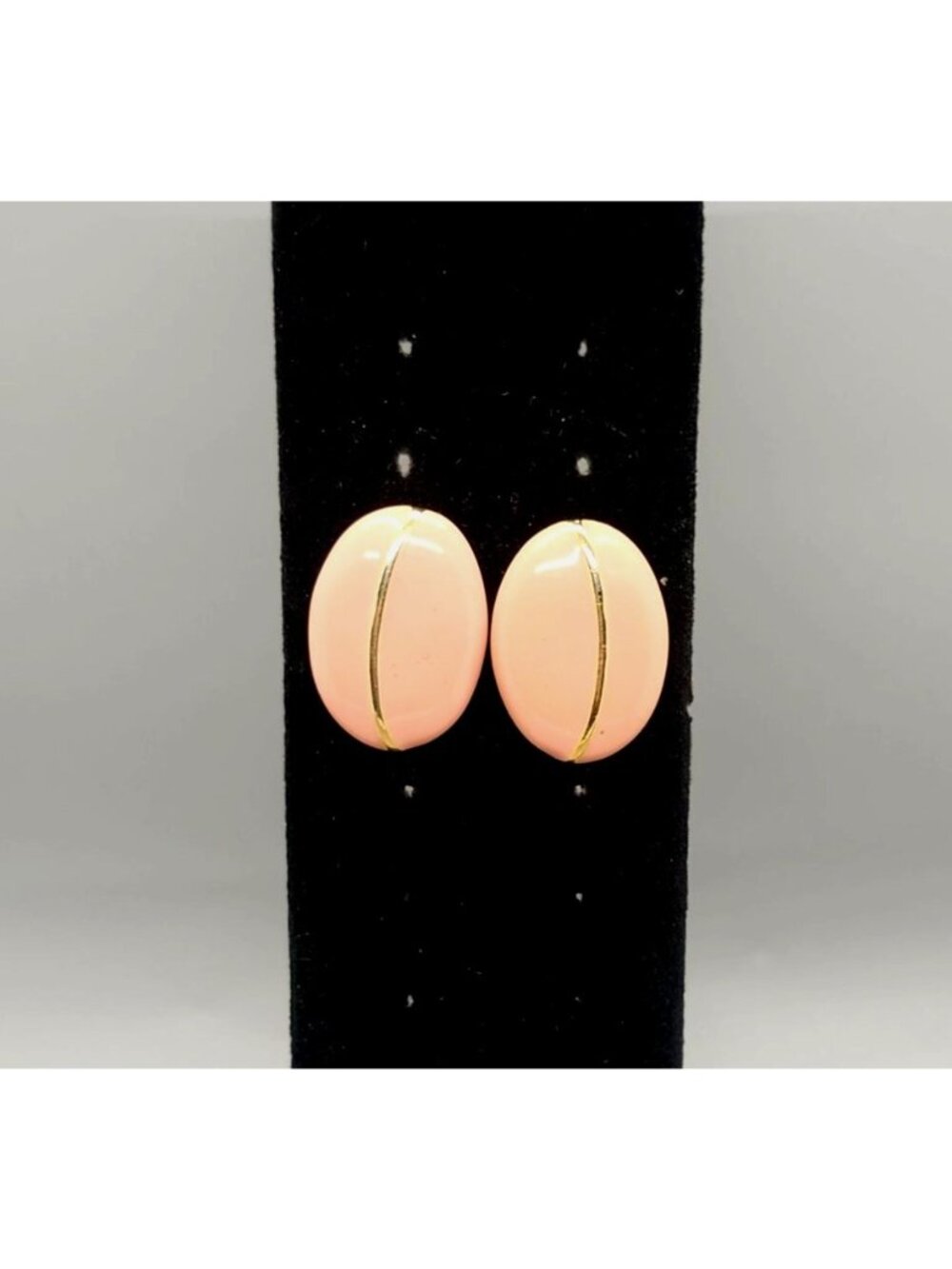 Vintage Oval Peach Clip-On Earrings With Gold Accent 1 Inch Retro Costume Jewelr